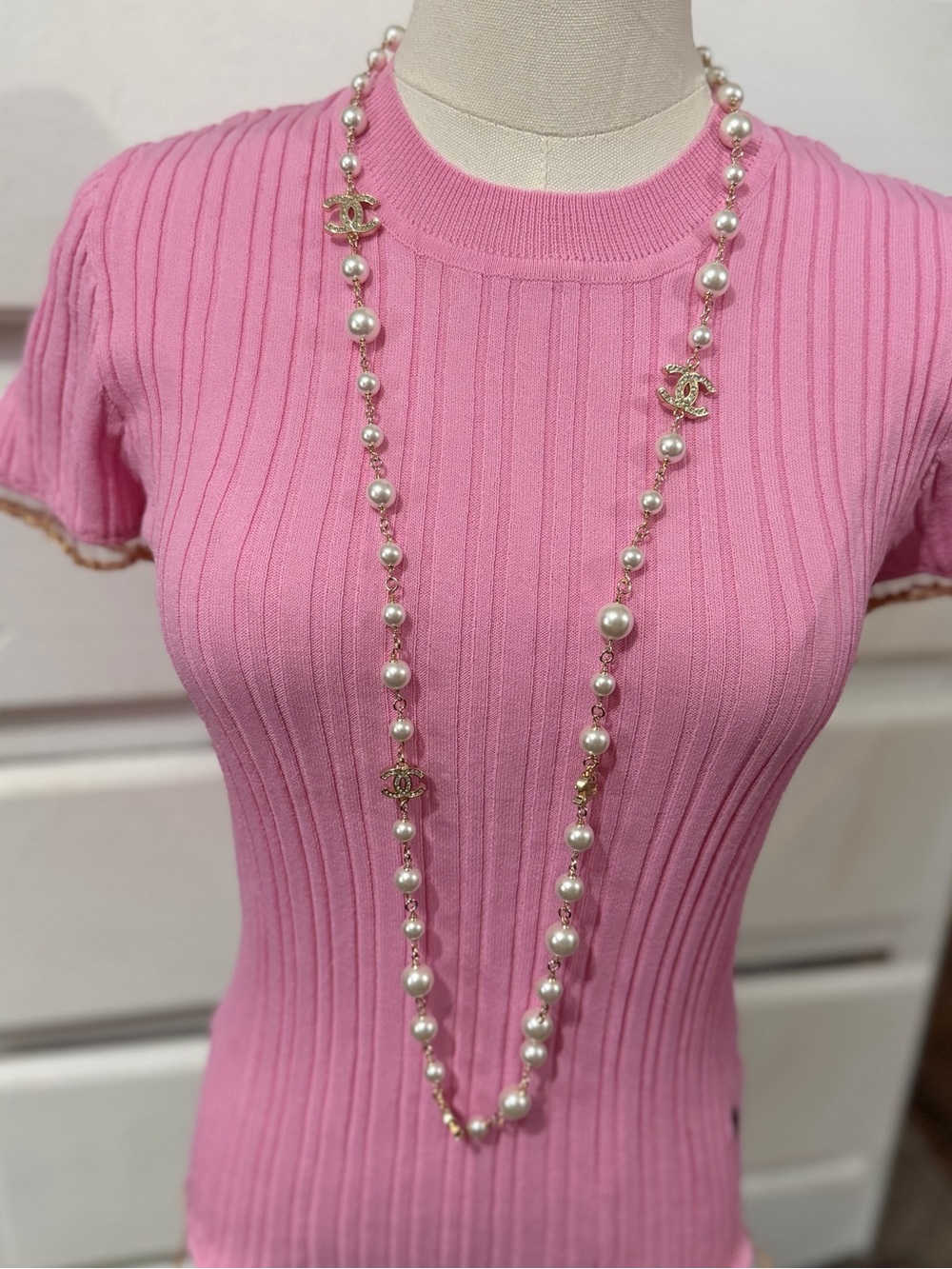 Long Chanel stand necklace doubled